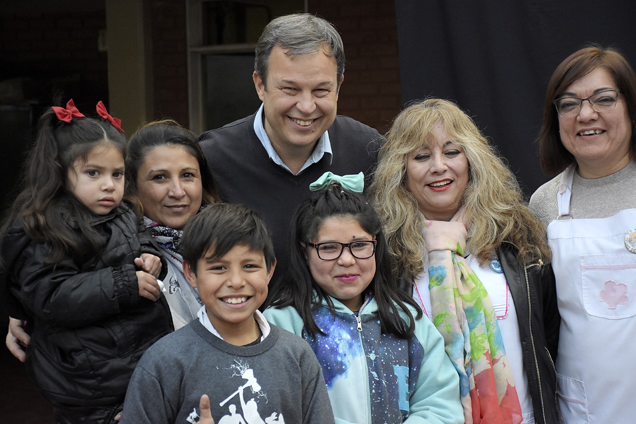 mariano cascallares, anteojos, niños a la vista, almirante brown, alumnos, escuelas