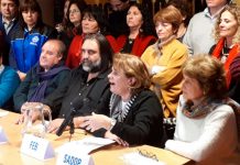 Docentes pedirán una revisión mensual de los salarios