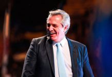 Alberto Fernández recibe las propuestas de la UIA