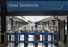 Paro en el tren Sarmiento: más de 320.000 pasajeros no pueden viajar