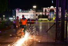 Tras el acuerdo entre Rodríguez Larreta y Alberto Fernández, la Plaza de Mayo amaneció sin rejas este lunes