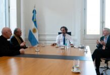 El gobierno acordó con las iglesias una apertura limitada