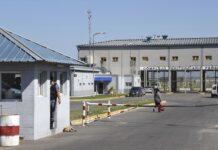 Allanan el penal de Ezeiza en la causa por espionaje ilegal: el Gobierno intervino el Servicio Penitenciario