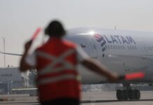 LATAM: ahora Gobierno está reunido con el CEO de la aerolínea