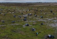 Toma de Guernica: la Provincia pedirá posponer el desalojo, previsto para mañana