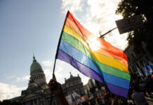 Con la firma de Cristina Kirchner, el Senado tiene cupo laboral travesti-trans