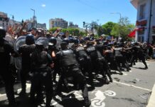 LAMENTABLE: Horacio Rodriguez Larreta dio luz verde y la policía reprimió la despedida a Maradona