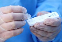 La Anmat aprobó un test rápido de coronavirus que ya se vende en farmacias