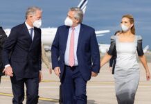 Continúa la gira: Alberto Fernández ya está en París