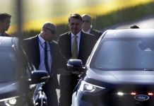 Denuncian a Bolsonaro por sobreprecios en la compra de la vacuna de India