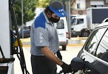 El presidente de YPF reiteró que no habrá aumento de naftas hasta fin de año