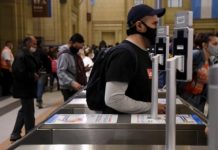 El Gobierno amplió la capacidad de transporte de pasajeros en trenes y colectivos