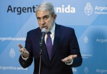 La oposición pide la renuncia de Aníbal Fernández por un tuit contra Nik