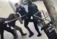 Ezeiza: tres policías detenidos por darle una paliza a un motoquero que no llevaba los papeles