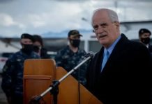 Para el ministro de Defensa «no van más» los bautismos en el Ejército: «Habrá sanciones y relevos»