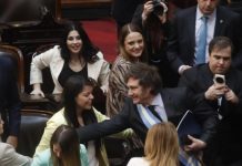 Milei tuvo su show, pero la oposición le vació el recinto y le advierte que no tiene votos para el Presupuesto