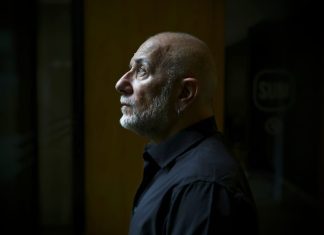 Mariano Argento: «Hoy se naturalizan la injusticia y la crueldad» | Es el director y protagonista de «El portal», que se estrena el jueves 6